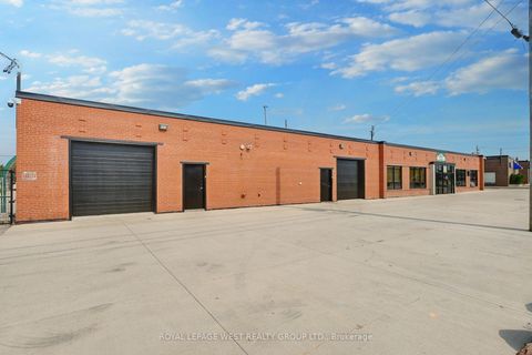 Photo 2 at 55 Brydon Drive, Clairville, Toronto