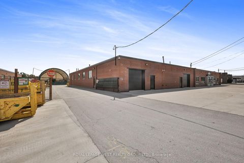 Photo 3 at 55 Brydon Drive, Clairville, Toronto