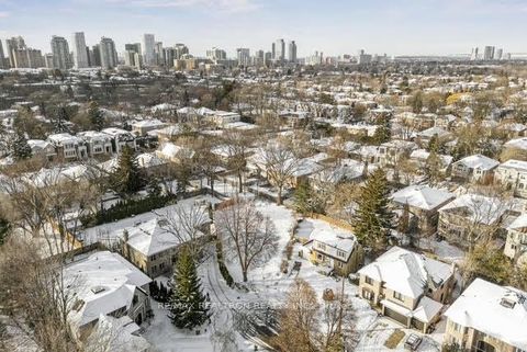 Photo 2 at 2 Lailey Crescent, Willowdale East, Toronto