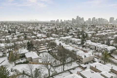 Photo 4 at 2 Lailey Crescent, Willowdale East, Toronto