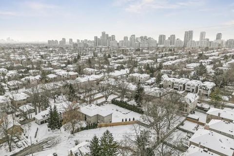 Photo 5 at 2 Lailey Crescent, Willowdale East, Toronto