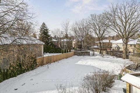 Photo 11 at 2 Lailey Crescent, Willowdale East, Toronto