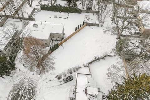 Photo 15 at 2 Lailey Crescent, Willowdale East, Toronto