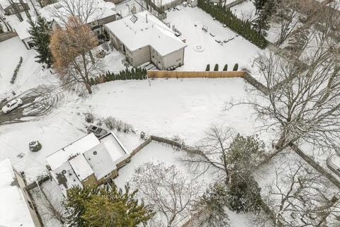 Photo 16 at 2 Lailey Crescent, Willowdale East, Toronto