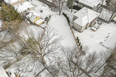 Photo 18 at 2 Lailey Crescent, Willowdale East, Toronto