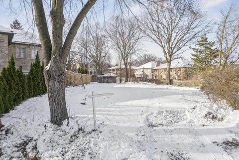 Photo 22 at 2 Lailey Crescent, Willowdale East, Toronto
