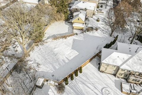 Photo 26 at 2 Lailey Crescent, Willowdale East, Toronto