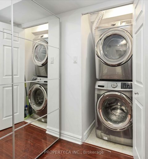 Photo 11 at 1109 - 33 University Avenue, Bay Street Corridor, Toronto