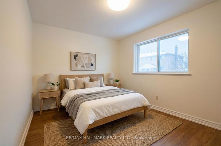 Photo 10 at 16 - 595 Gibney Crescent, Summerhill Estates, Newmarket