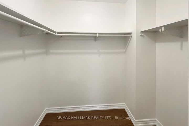 Photo 11 at 16 - 595 Gibney Crescent, Summerhill Estates, Newmarket