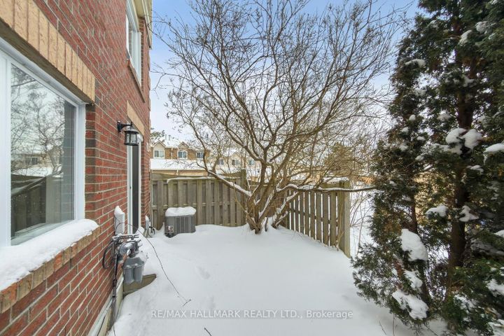 Photo 18 at 16 - 595 Gibney Crescent, Summerhill Estates, Newmarket