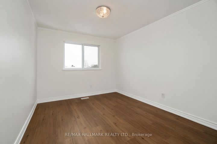 Photo 25 at 16 - 595 Gibney Crescent, Summerhill Estates, Newmarket