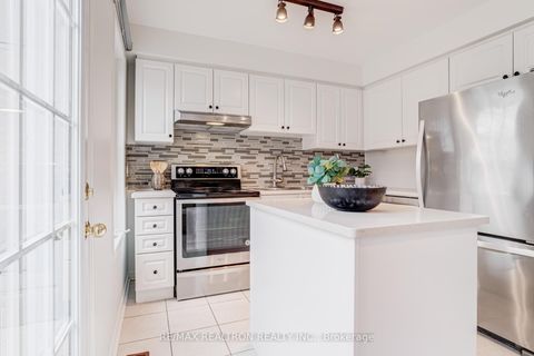 Photo 12 at 49 Ted Wray Circle, CFB, Toronto