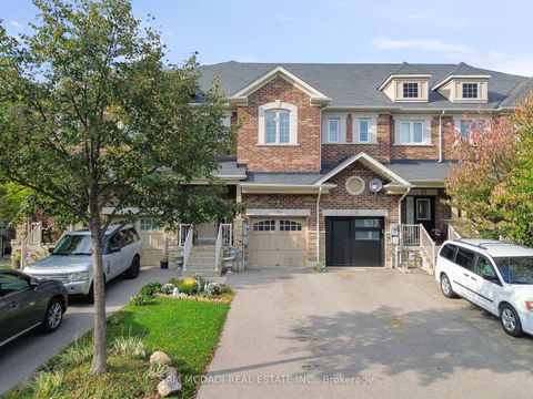 Photo 1 at 30 Zachary Place, Vellore Village, Vaughan