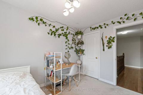 Photo 8 at 30 Zachary Place, Vellore Village, Vaughan