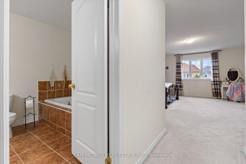 Photo 13 at 30 Zachary Place, Vellore Village, Vaughan