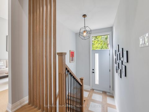 Photo 10 at 393 Paliser Crescent S, Harding, Richmond Hill