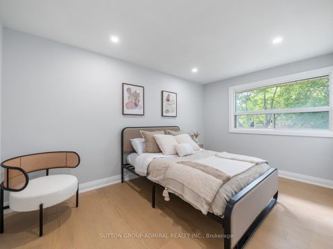 Photo 14 at 393 Paliser Crescent S, Harding, Richmond Hill