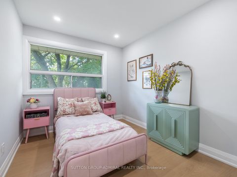 Photo 16 at 393 Paliser Crescent S, Harding, Richmond Hill