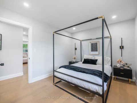 Photo 19 at 393 Paliser Crescent S, Harding, Richmond Hill