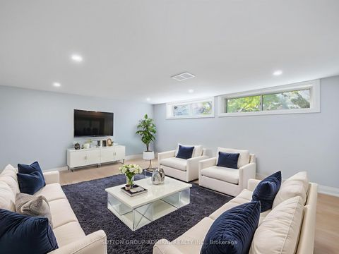 Photo 23 at 393 Paliser Crescent S, Harding, Richmond Hill