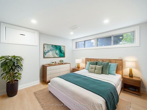 Photo 27 at 393 Paliser Crescent S, Harding, Richmond Hill