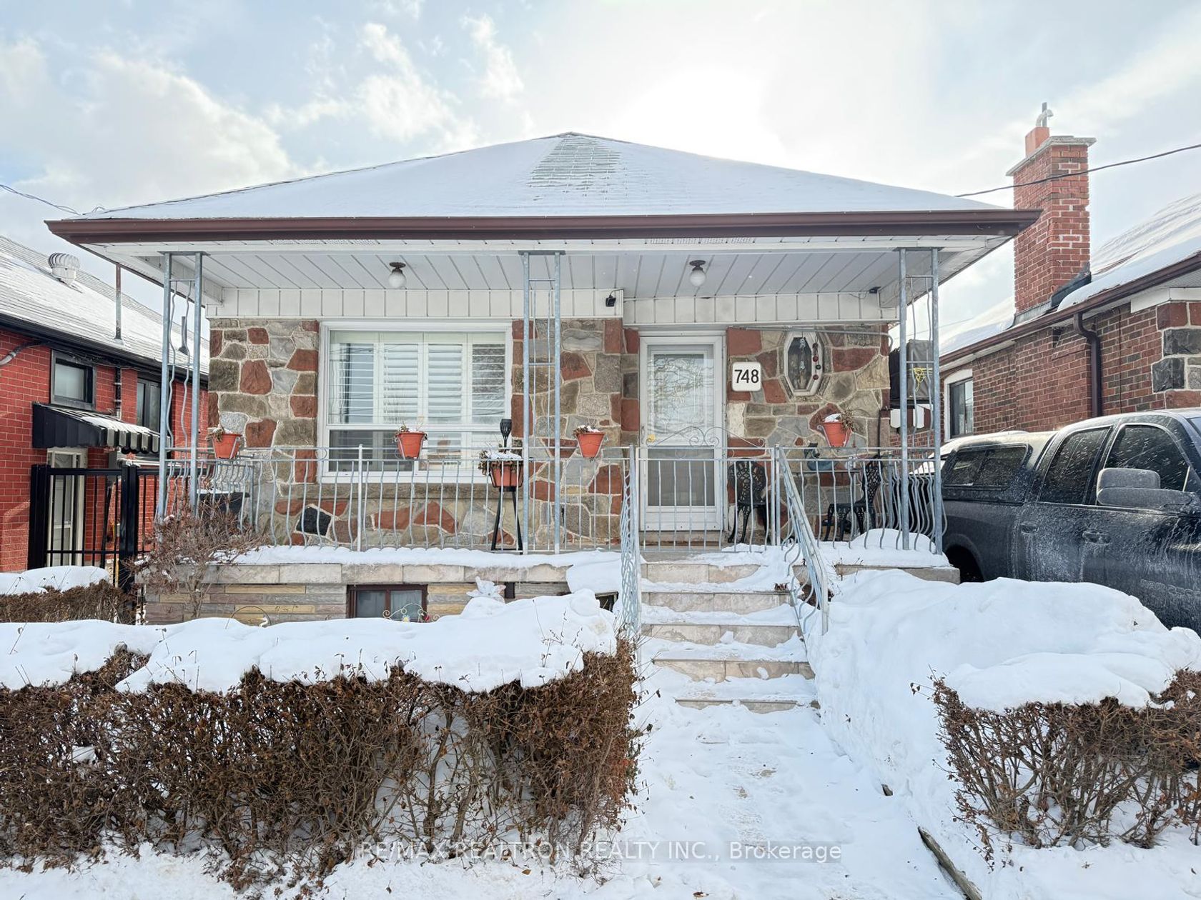 748 Vaughan Road, Oakwood Village, Toronto photo number 2