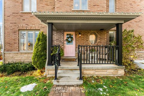 Photo 3 at 7 Vita Stephanie Court, Sutton & Jackson's Point, Georgina