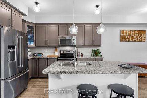 Photo 9 at 7 Vita Stephanie Court, Sutton & Jackson's Point, Georgina