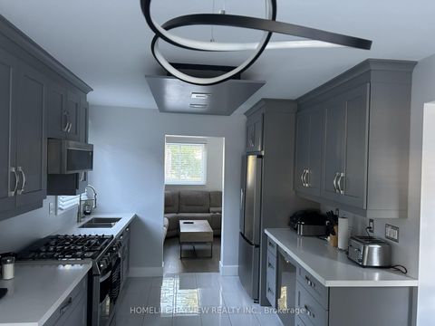 Photo 13 at 999 Anna Maria Avenue, Alcona, Innisfil