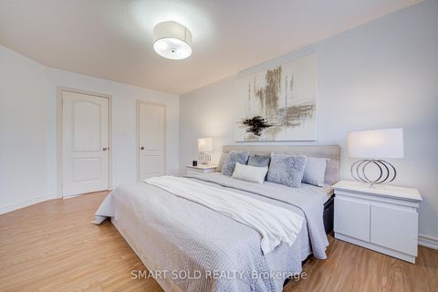 Photo 18 at 16 Lealinds Road, Patterson, Vaughan