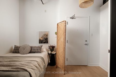 Photo 9 at 321 - 955 Queen Street W, Niagara, Toronto