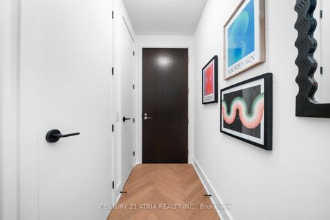 Photo 7 at 6209 - 11 Yorkville Avenue, Annex, Toronto
