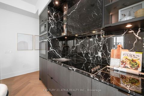 Photo 11 at 6209 - 11 Yorkville Avenue, Annex, Toronto