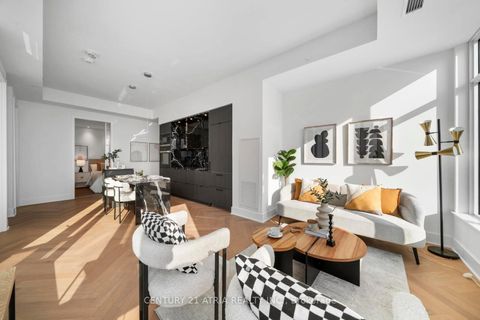 Photo 16 at 6209 - 11 Yorkville Avenue, Annex, Toronto