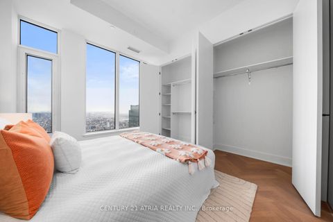 Photo 19 at 6209 - 11 Yorkville Avenue, Annex, Toronto