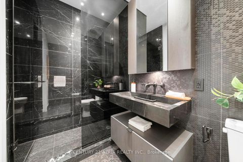 Photo 21 at 6209 - 11 Yorkville Avenue, Annex, Toronto