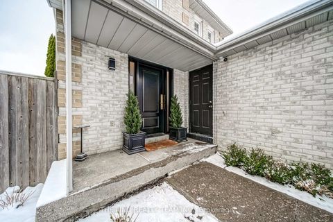 Photo 3 at 158 Dawlish Avenue, Aurora Highlands, Aurora