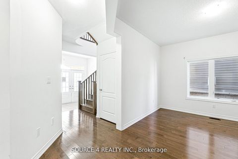 Photo 5 at 376 Danny Wheeler Boulevard, Keswick North, Georgina