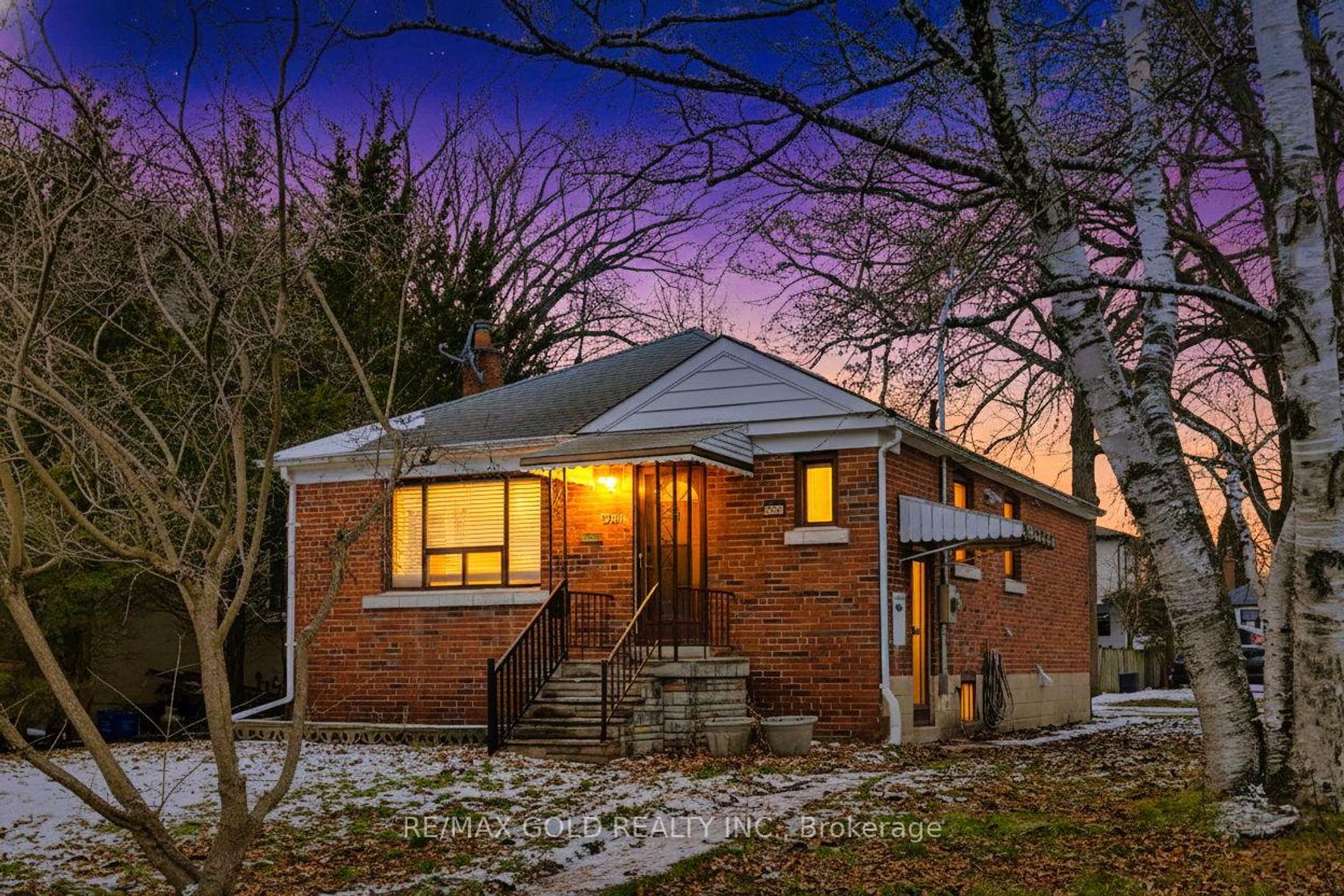 607 Drymen Crescent, Mineola, Mississauga 