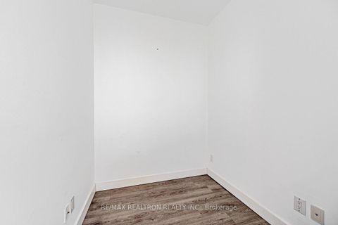 Photo 8 at 217 - 70 Distillery Lane, Waterfront Communities C8, Toronto