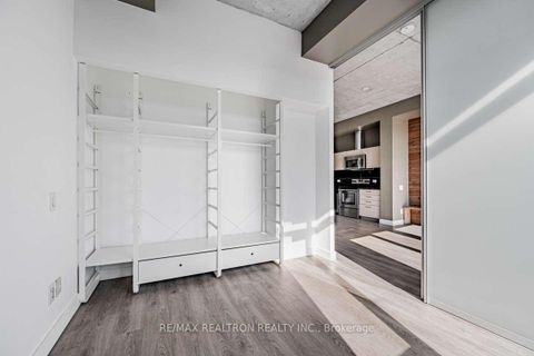 Photo 10 at 217 - 70 Distillery Lane, Waterfront Communities C8, Toronto