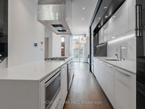 Photo 7 at 15 - 850 Richmond Street W, Niagara, Toronto