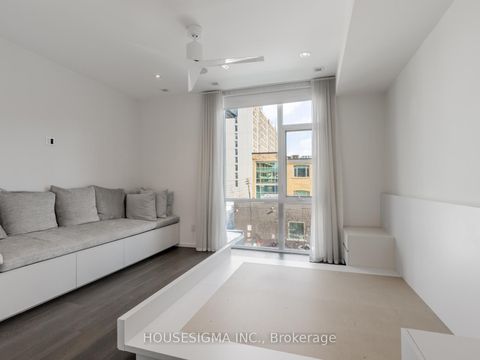 Photo 12 at 15 - 850 Richmond Street W, Niagara, Toronto