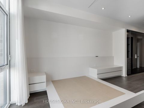 Photo 13 at 15 - 850 Richmond Street W, Niagara, Toronto