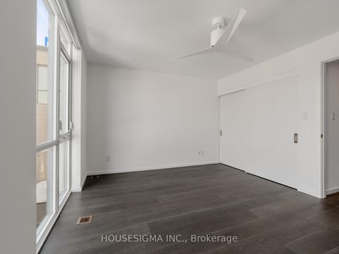 Photo 20 at 15 - 850 Richmond Street W, Niagara, Toronto