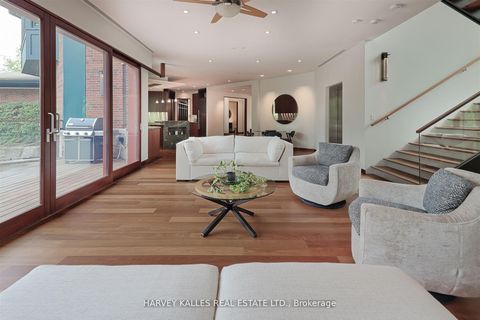 Photo 12 at 89 Kingsway Crescent, Kingsway South, Toronto