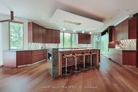 Photo 14 at 89 Kingsway Crescent, Kingsway South, Toronto