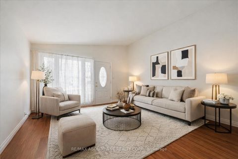 Photo 2 at 72 Dogwood Crescent, Bendale, Toronto