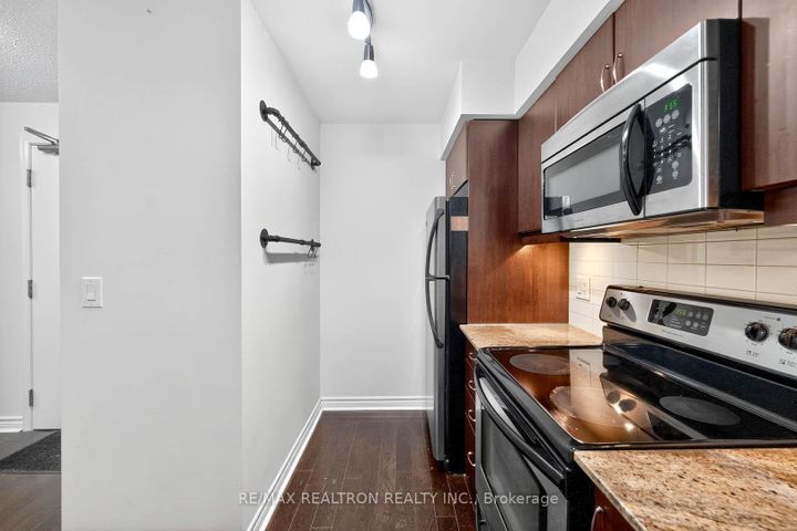 Photo 10 at 209 - 27 Rean Drive, Bayview Village, Toronto